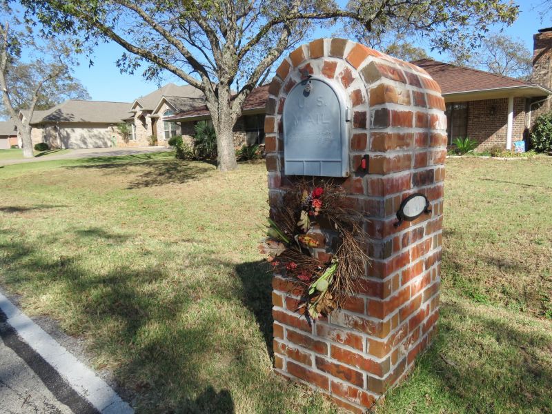 Brick Mailbox Restoration